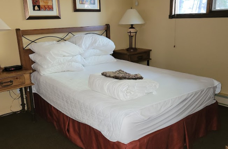 Furnished One Bedroom Unit at Lake Okanagan Resort