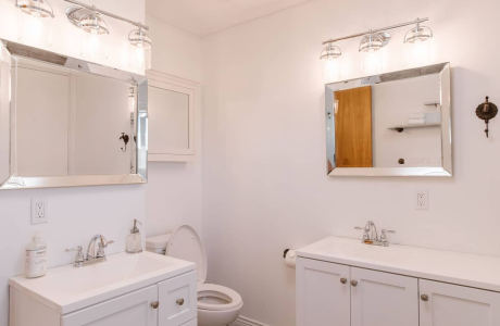 4 Bedroom House in Old Glenmore with In-law Suite